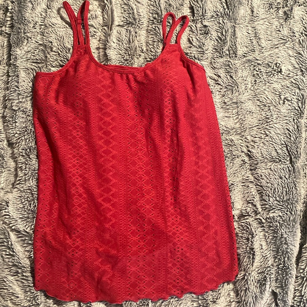 V for city built in bra tank red